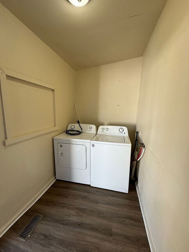 Foto del edificio - 1001 W 7th St