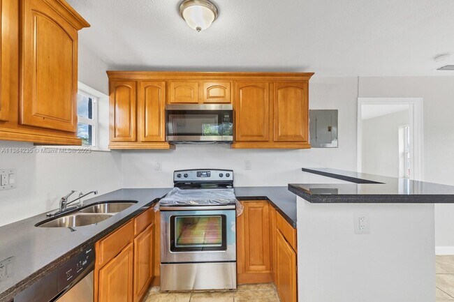 Foto del edificio - 6221 NW Miami Ct