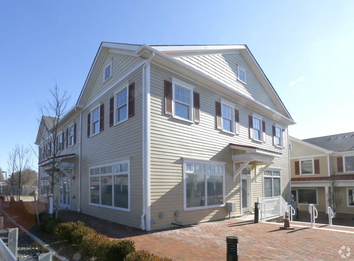 Primary Photo - Village Green Apartments