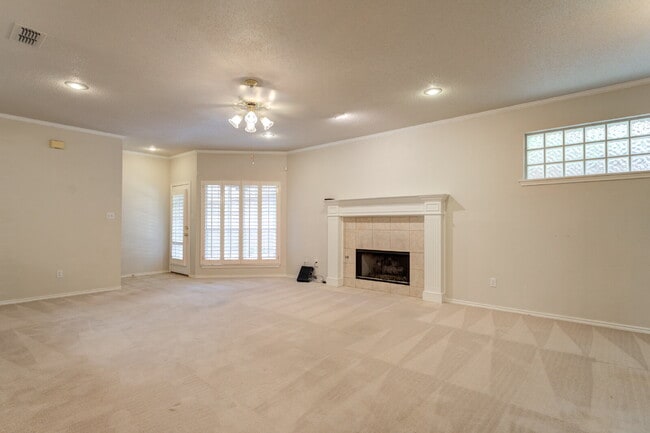 Building Photo - Garden Home in North Lubbock!