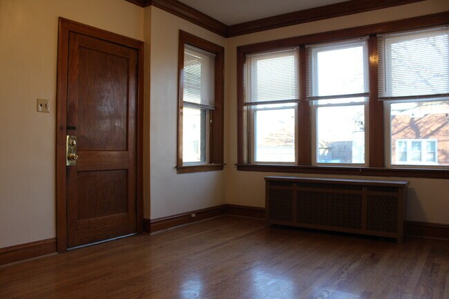 Building Photo - 4852 S Springfield Ave