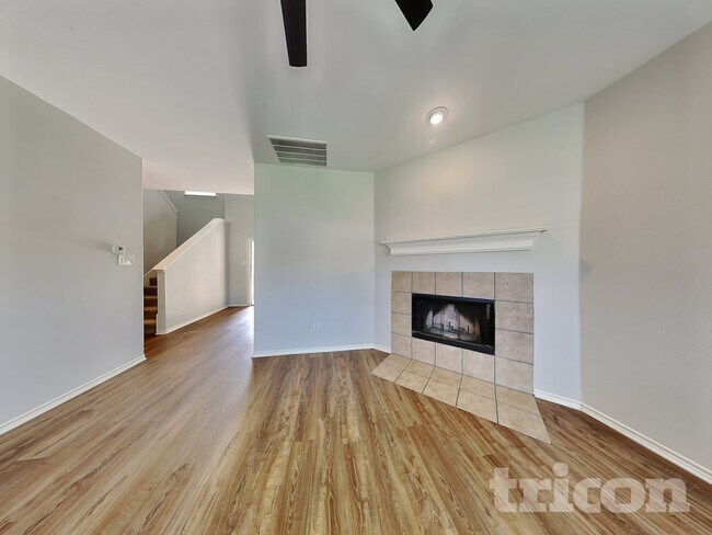 Building Photo - 1525 Trent Dr