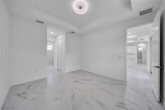 Building Photo - 312 Harrison Dr