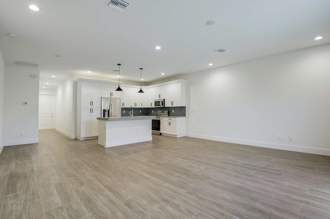 Foto del edificio - 1023 SW 8th Ave