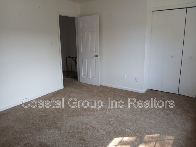 Foto del edificio - 2241 Sedgewick Dr