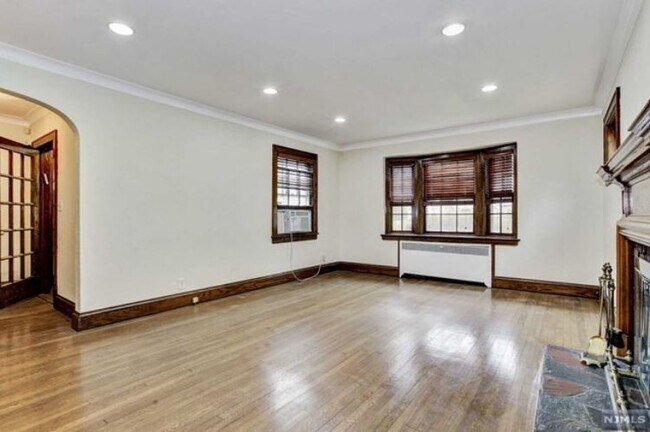 Foto del edificio - 1205 Sussex Rd