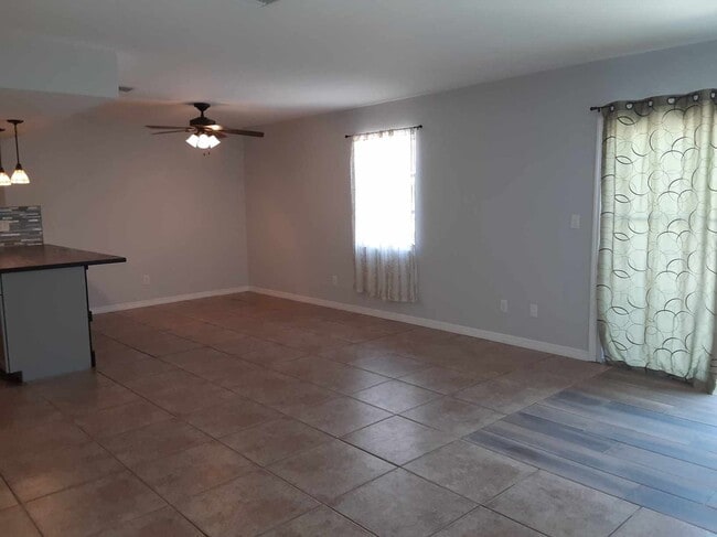 Foto del edificio - 17272 Whitewater Ct