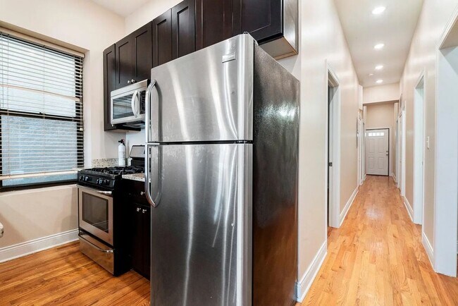 Foto del edificio - 1630 W Cermak Rd