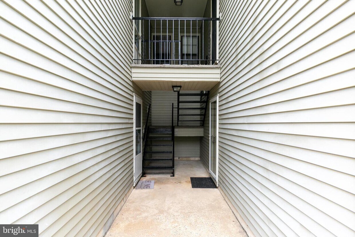 23 Bridgewater Dr, Evesham, NJ 08053 Room for Rent in Evesham, NJ