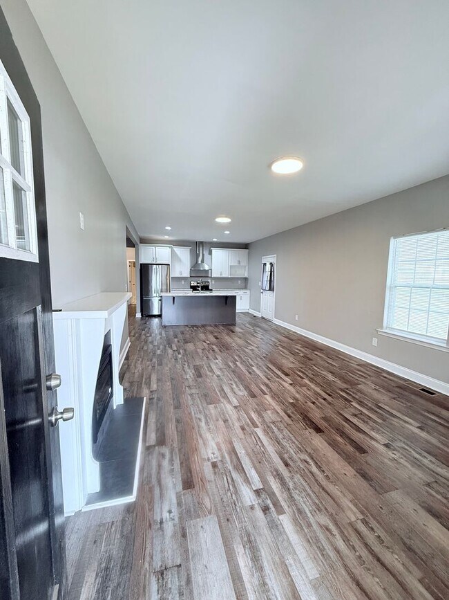 Foto del edificio - Shannon (Rome) Bungalow available to move in tomorrow!