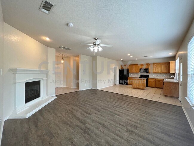 Foto del edificio - Spacious 2-Story 3/2.5/2 Located In Eagle ...