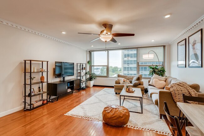 Building Photo - 3600 N Lake Shore Dr