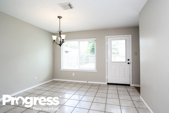 Building Photo - 7335 Maple Walk Dr