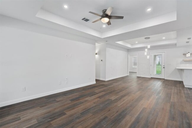 Building Photo - 4904 Russet Hill Dr