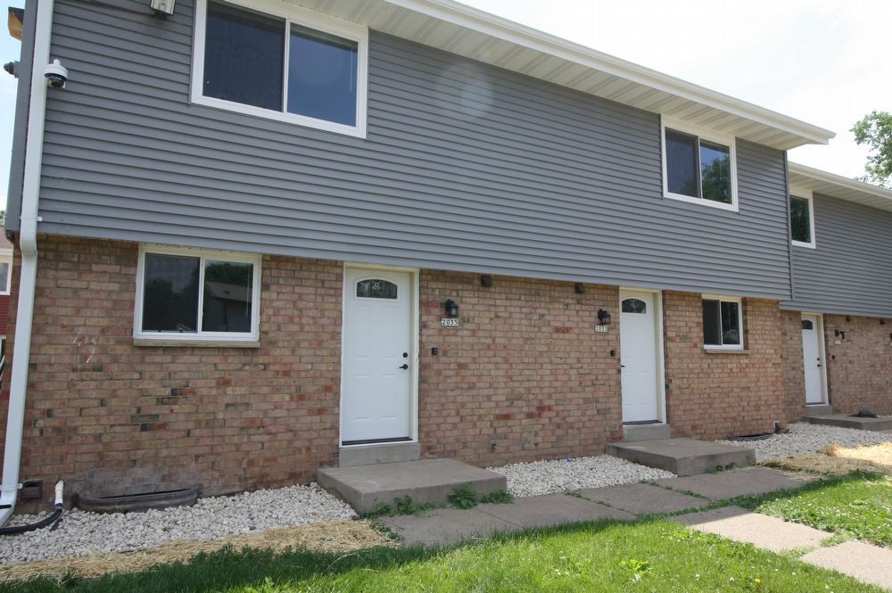 Primary Photo - 3 Bedroom Townhouse