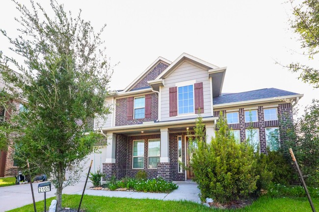 Building Photo - 2107 Brooke Avery Dr