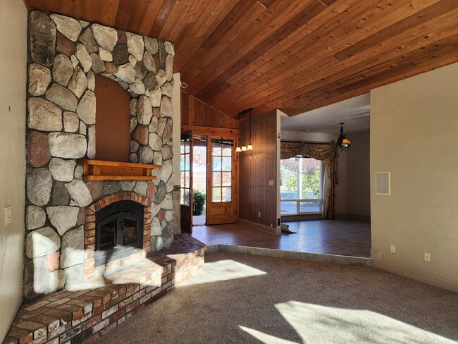 Building Photo - 13860 CA-36