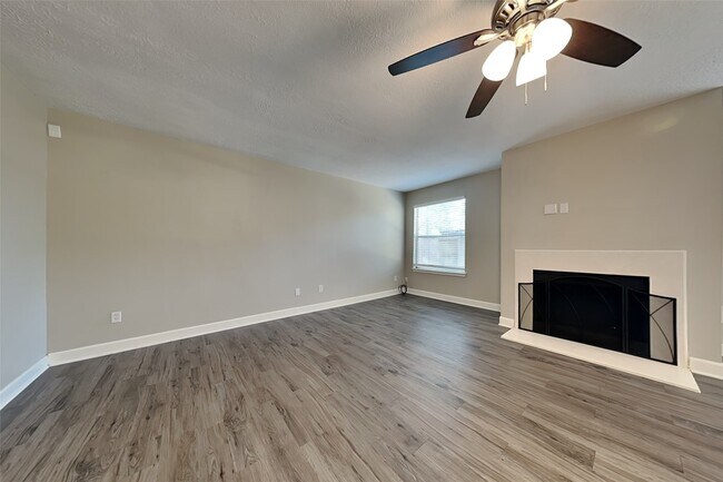 Foto del edificio - 29439 Fox River Dr