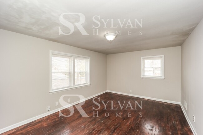 Building Photo - Carve Out a Great Life Here!