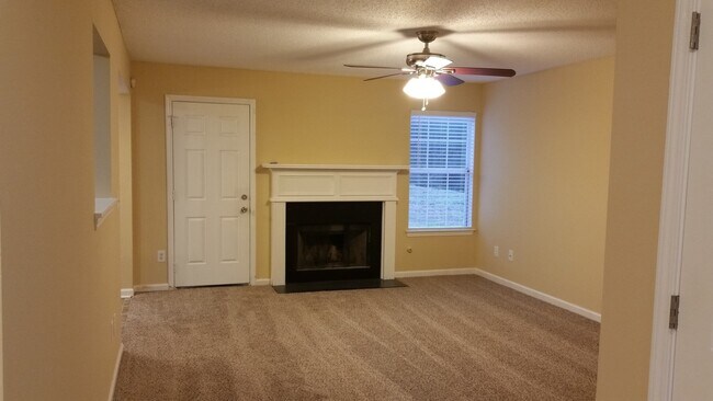 Foto del edificio - Beautiful 4-bedroom, 2.5 bath home!! (vide...