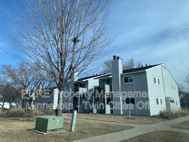 1696 Pleasant St Unit Apt C, Lauderdale, MN 55113 Condo for Rent in