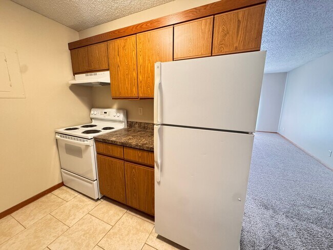 Foto del edificio - 5010 Emerald Dr