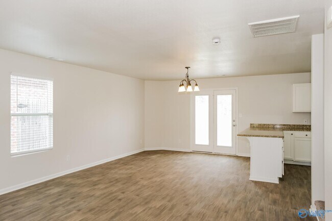 Foto del edificio - 129 Forestbrook Dr