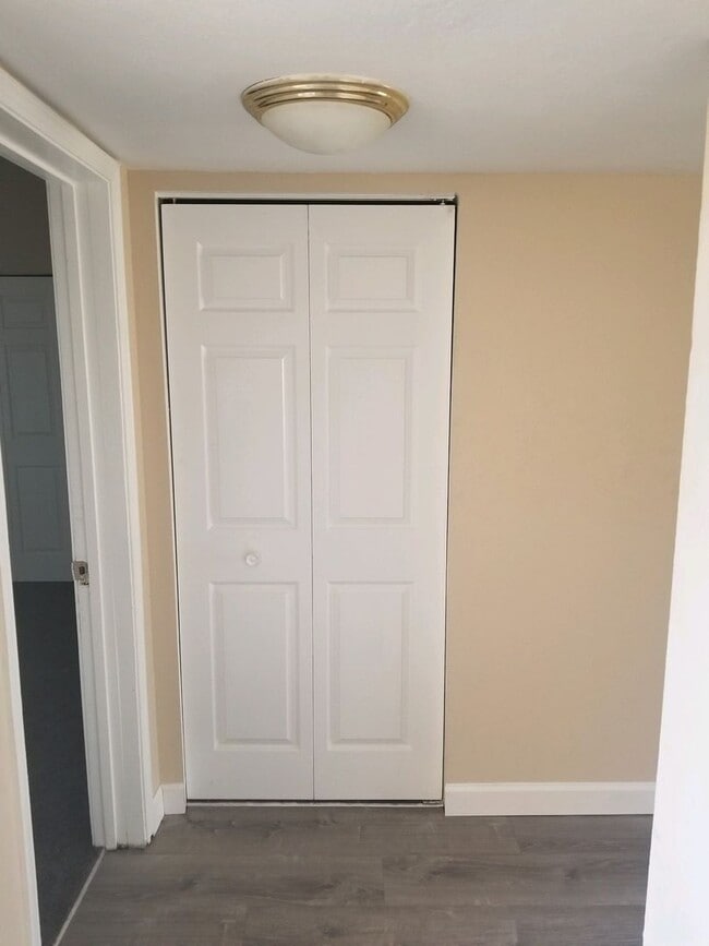 Foto del edificio - Bartow - One bedroom one bath - Upstairs Unit