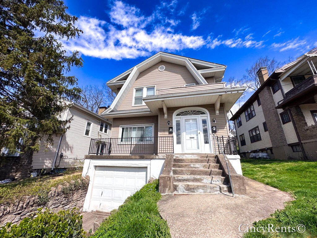 Primary Photo - 2260 Buxton Ave