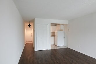 Building Photo - 1595 Rue Rachel E