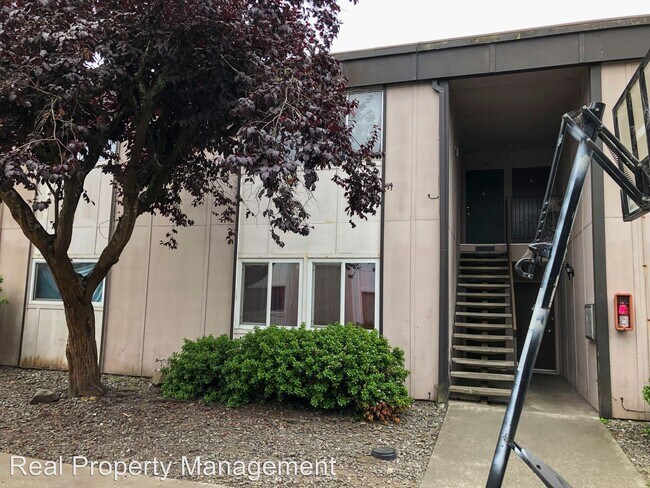 Building Photo - 1210 J St
