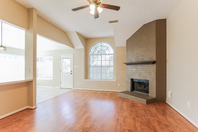 Building Photo - 18703 Singing Woods Dr