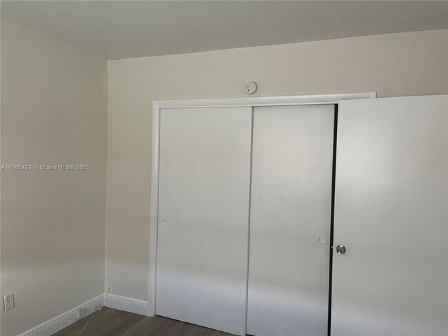 Foto del edificio - 4300 SW 67th Ave