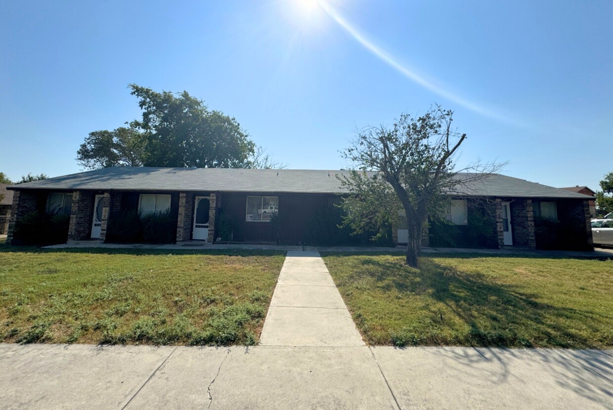 Foto principal - 2211 Cascade Dr