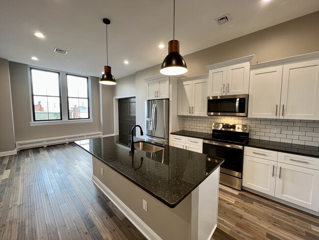 Building Photo - 409 Lackawanna Ave