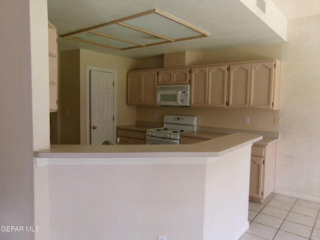 Foto del edificio - 6908 Rock Canyon Dr