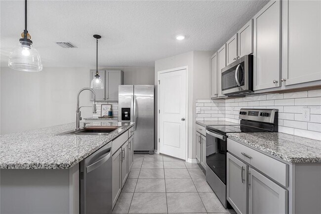 Building Photo - 12143 Kingsley Trl