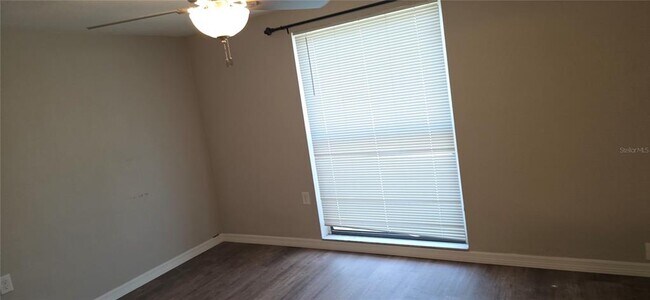 Foto del edificio - 10021 Cherry Creek Ln