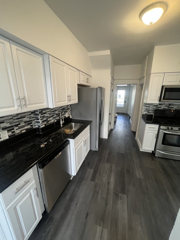 New kitchen appliances - 2718 N Clay St