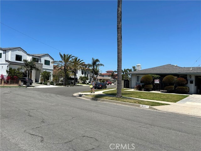 Building Photo - 9321 Leilani Dr