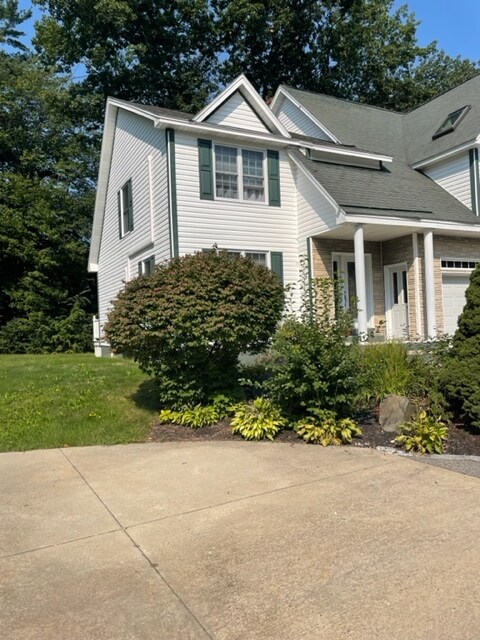 Building Photo - 44 Shadagee Rd