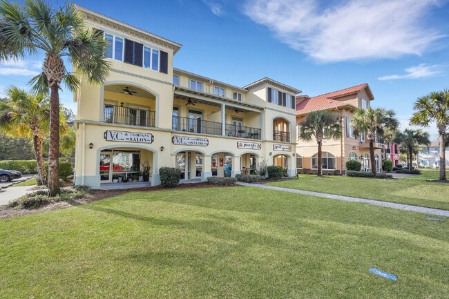 Building Photo - "Elegant 2-Bedroom Condo in Bluffton Villa...