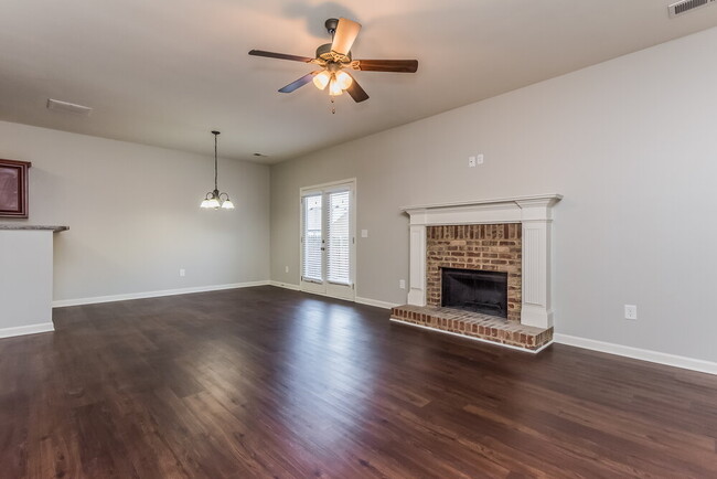 Building Photo - 21 Carriage Hills Dr