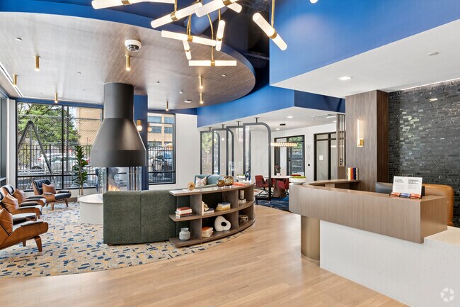 Lobby - Via Callowhill