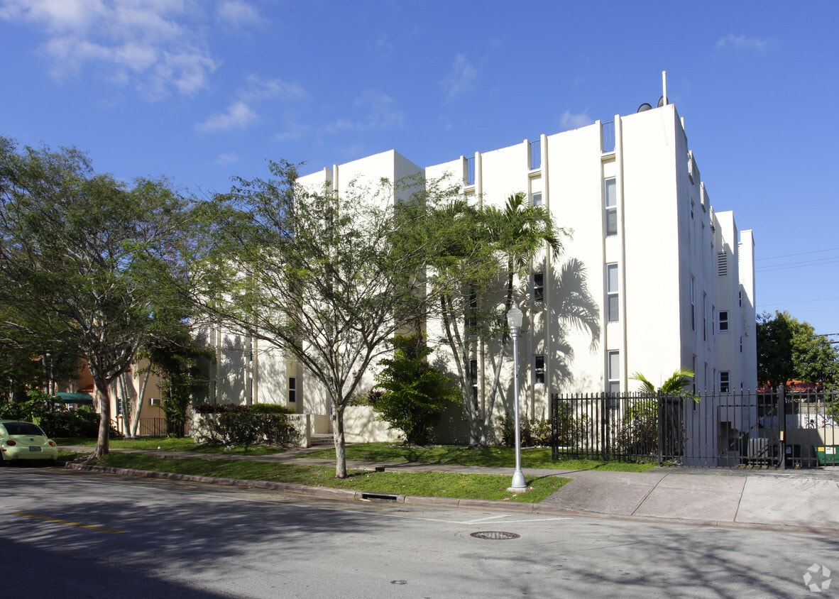 Primary Photo - Salzedo Apartments