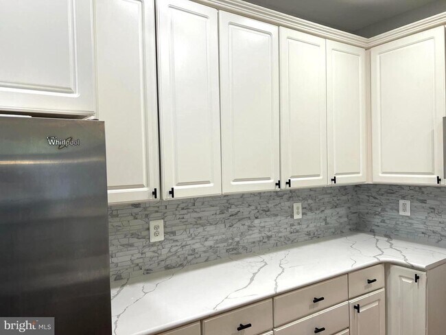 Foto del edificio - 729 N Vermont St