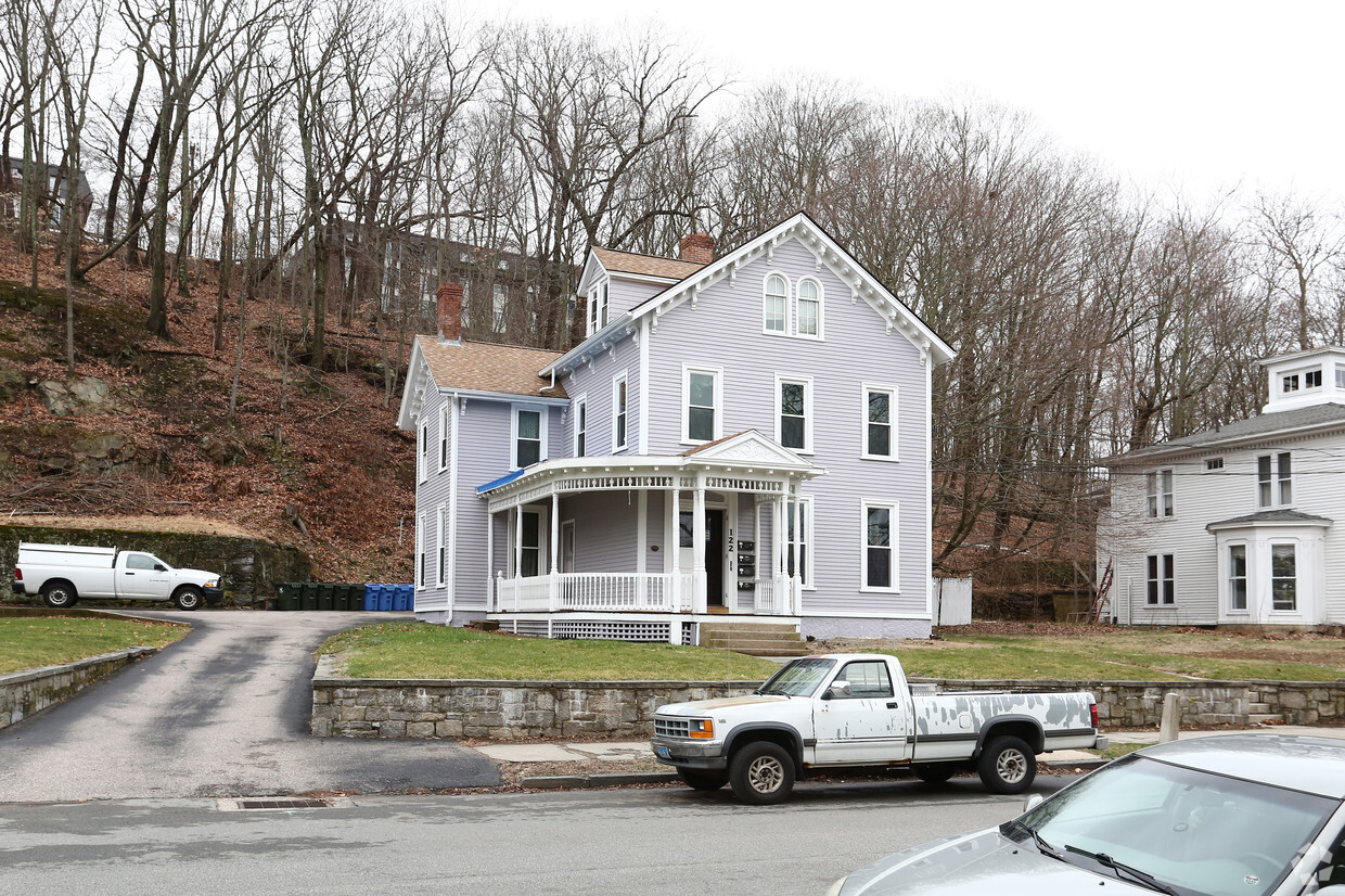 Building Photo - 122 Union St