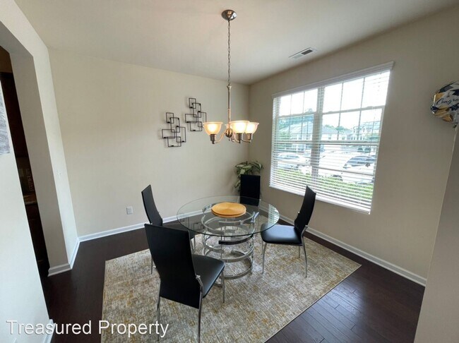 Building Photo - 2 br, 2.5 bath House - 204 Mt Evans Drive