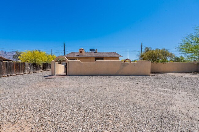 Foto del edificio - Spacious 4 bed 2 bath