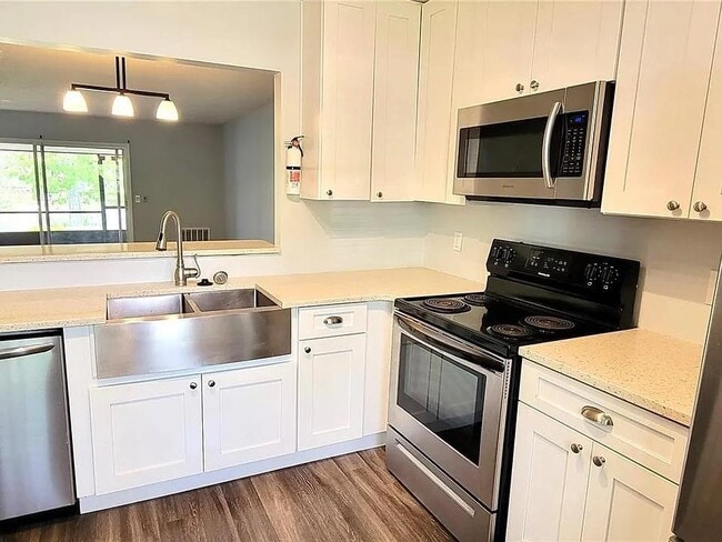 Foto del edificio - 48 Kings Colony Ct